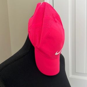 Women’s Nike golf cap